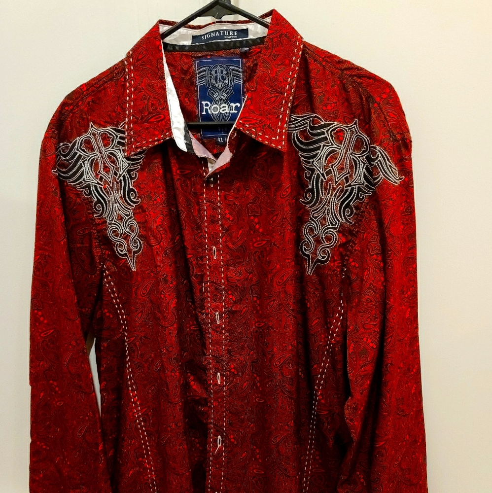 Roar long sleeve shirt
